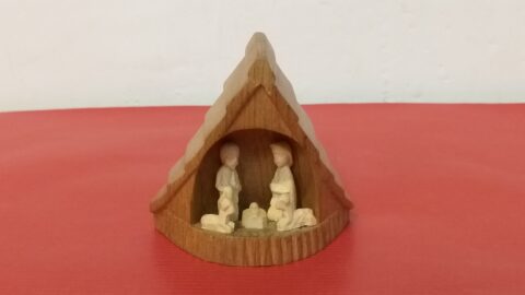 Crèche de Madagascar - Chalet triangulaire