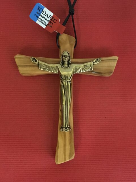 croix en bois d'olivier avec le Christ – Image 2