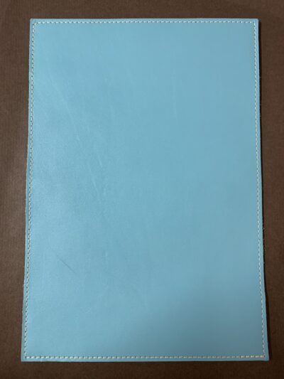 Couverture en cuir MAGNIFICAT grand format - Bleu pastel