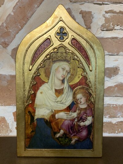 Icône de la Vierge à l'enfant entourée de deux Anges musiciens
