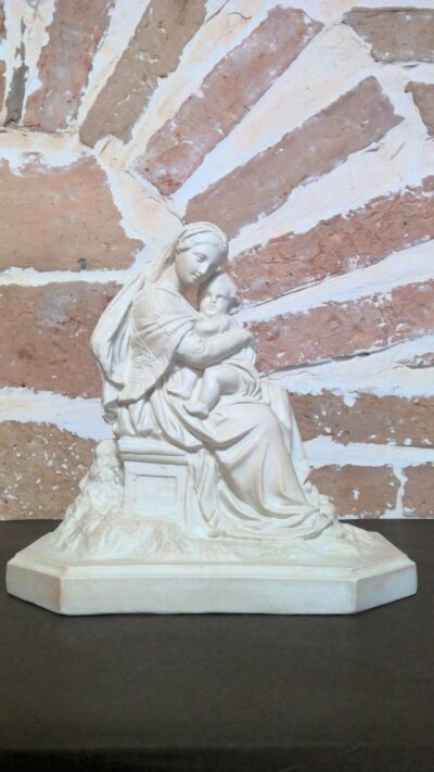 Vierge à l'Enfant assise