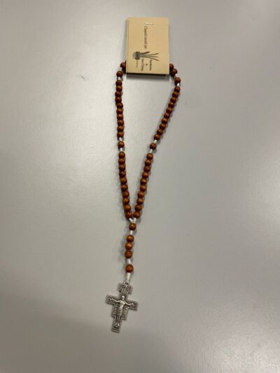 Chapelet en bois avec croix en métal
