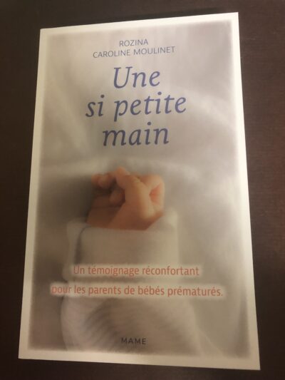 Une si petite main